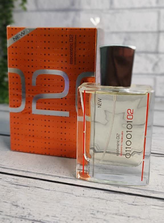 عطر ادکلن اسنتریک ملکول 02 فرگرانس ورد